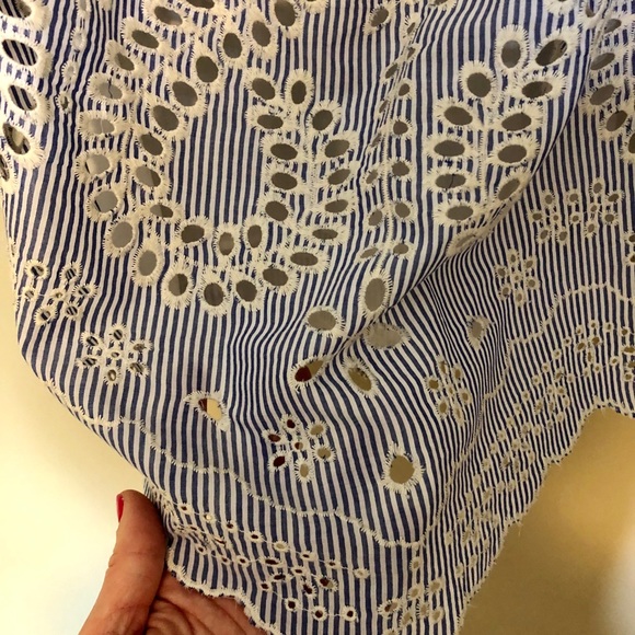 Express Striped Off the Shoulder - Picture 4 of 6